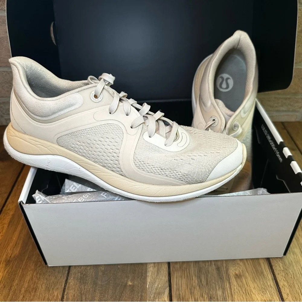 Lululemon Chargefeel Low Womens Workout Shoe Light Ivory Dove Grey White/Sz 8.5 - Picture 4 of 16